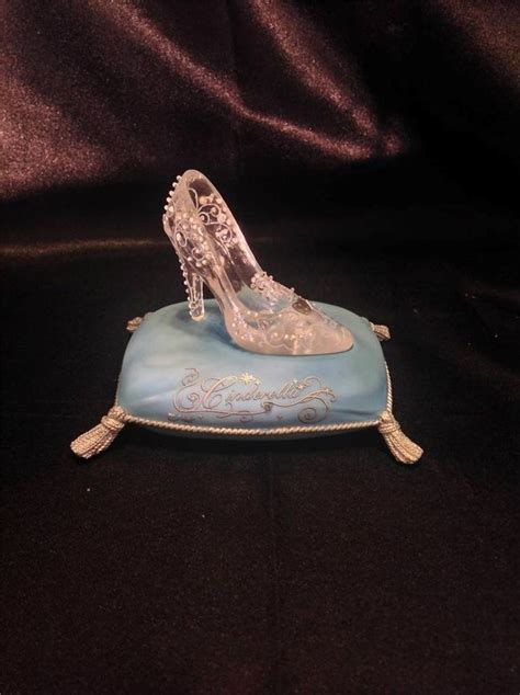 The magical christjas shoes cast